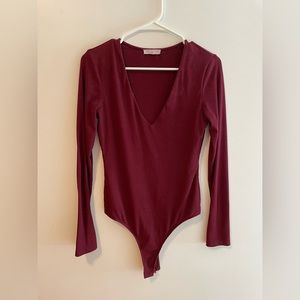 V neck ribbed body suit in maroon